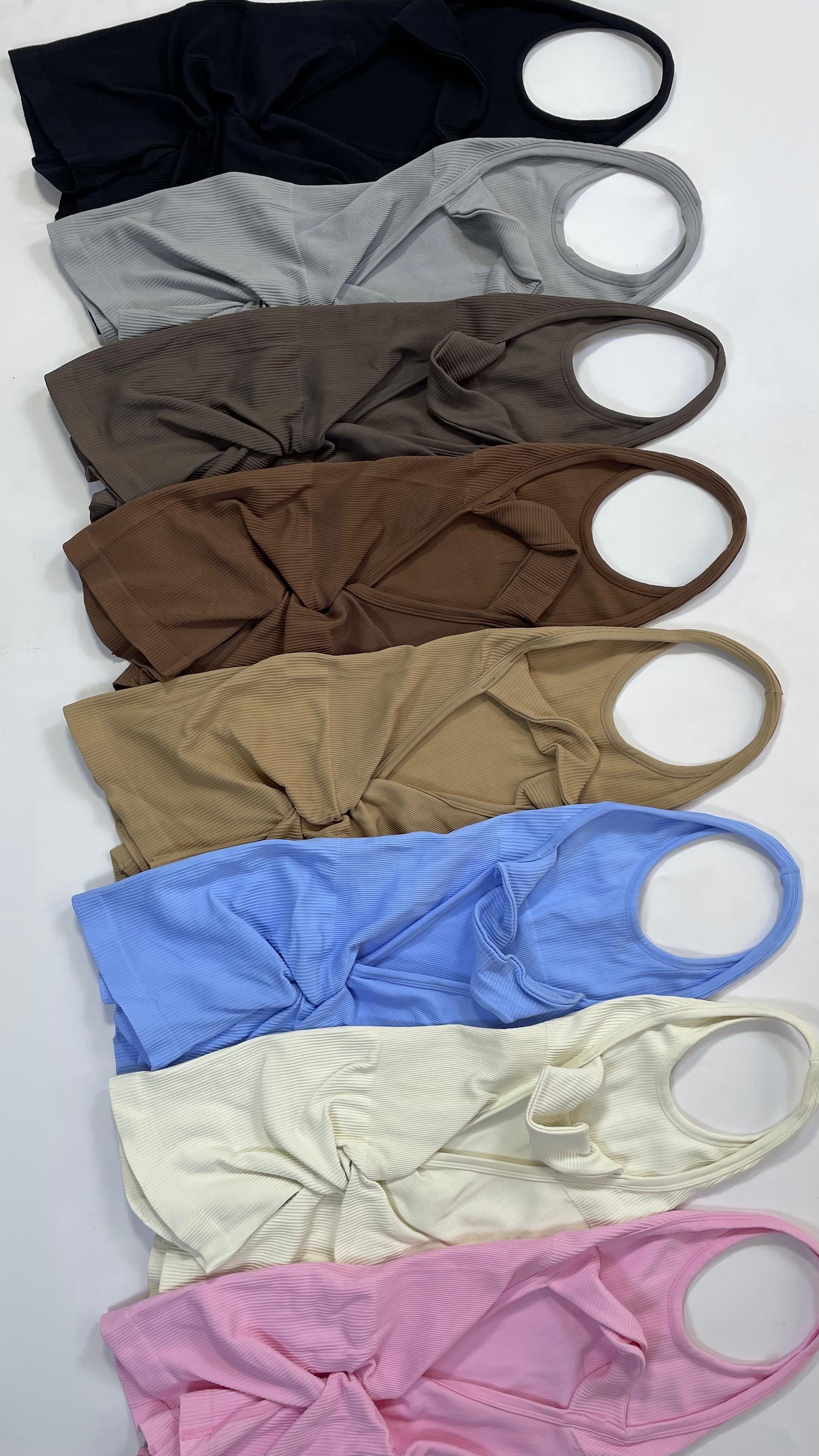 Enterizo corto halter tira enroscada push up